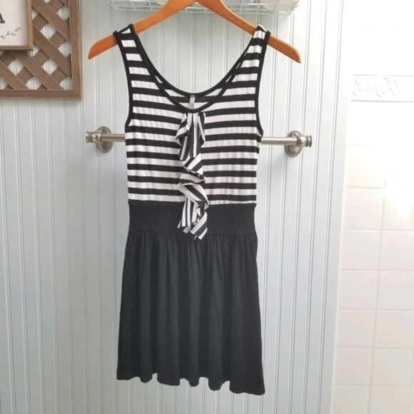 Audrey 3+1 Sleeveless Black and White Swing Dress - Picture 1 of 5